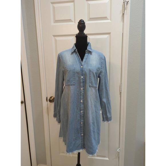9 Ways To Styled An Overszed Whte Button Down For Fall Tsy Btsy
